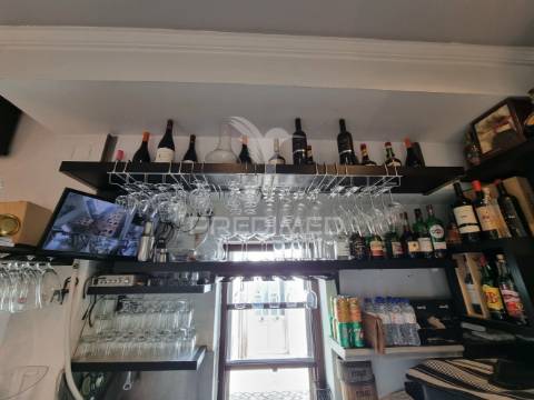 Restaurante na zona ribeirinha com 40 lugares