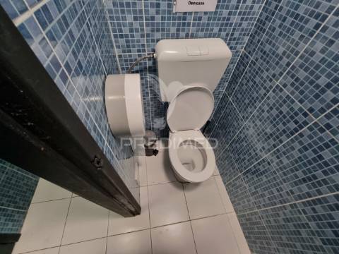 Restaurante na zona ribeirinha com 40 lugares