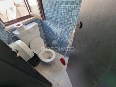 Restaurante na zona ribeirinha com 40 lugares