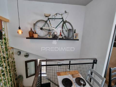 Restaurante na zona ribeirinha com 40 lugares