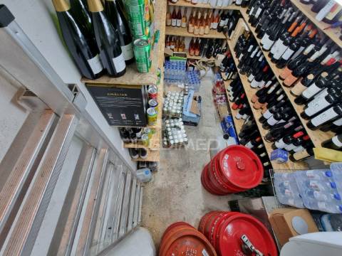 Restaurante na zona ribeirinha com 40 lugares