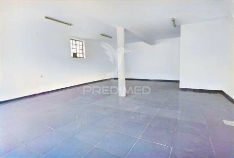 Espaço comercial para arrendamento! amiais de baixo / santarém