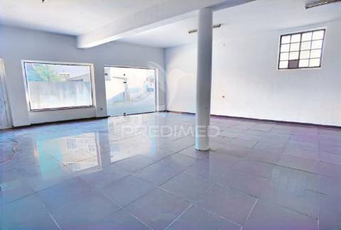 Espaço comercial para arrendamento! amiais de baixo / santarém