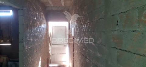 Moradia t4, em construção - cuba