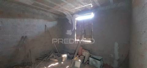 Moradia t4, em construção - cuba