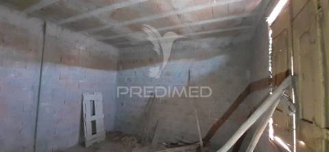 Moradia t4, em construção - cuba