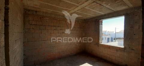 Moradia t4, em construção - cuba