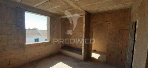 Moradia t4, em construção - cuba