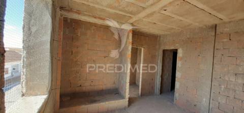 Moradia t4, em construção - cuba