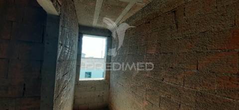 Moradia t4, em construção - cuba