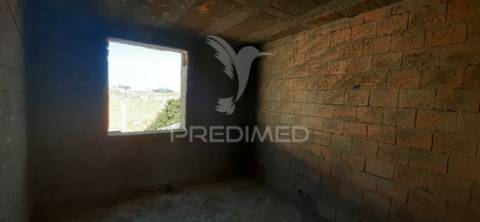 Moradia t4, em construção - cuba