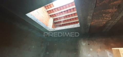 Moradia t4, em construção - cuba