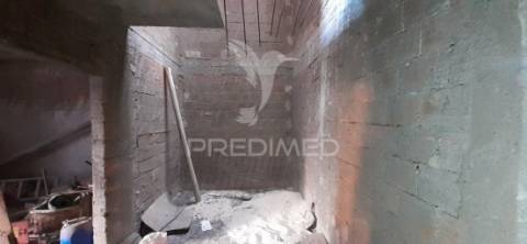 Moradia t4, em construção - cuba