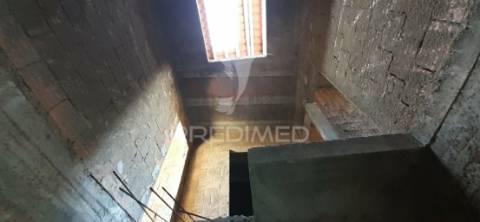 Moradia t4, em construção - cuba