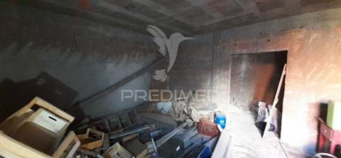 Moradia t4, em construção - cuba