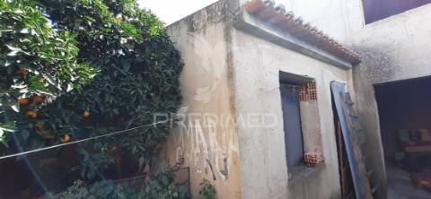 Moradia t4, em construção - cuba