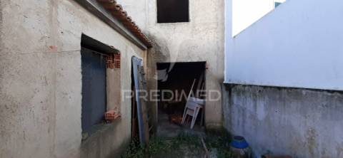 Moradia t4, em construção - cuba