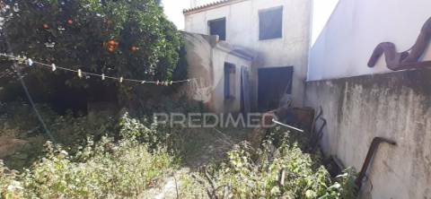 Moradia t4, em construção - cuba