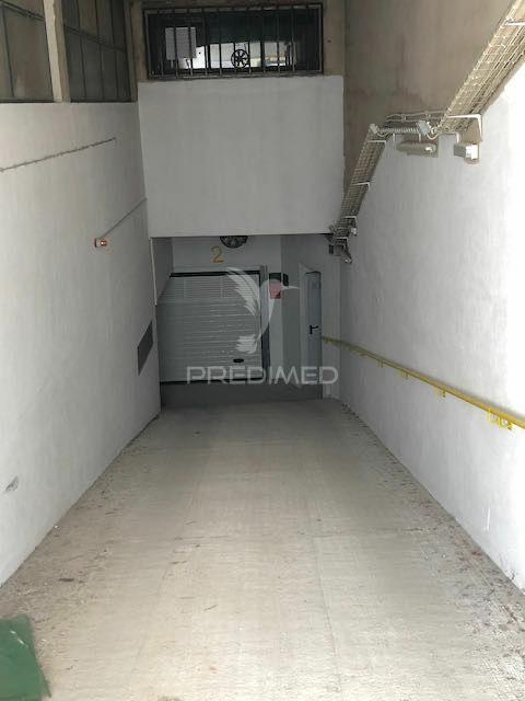 Cave com área total de 792 m2