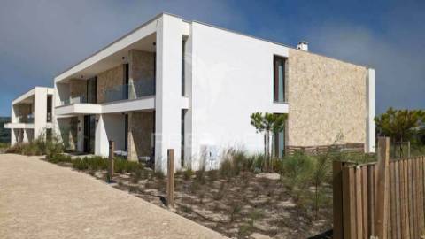 Moradia duplex geminada com 3 quartos no west cliffs, óbidos