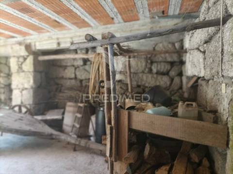 Moradias para restaurar em guilhofrei, vieira do minho