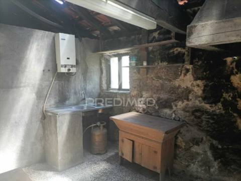 Moradias para restaurar em guilhofrei, vieira do minho