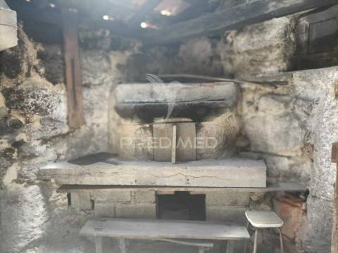 Moradias para restaurar em guilhofrei, vieira do minho