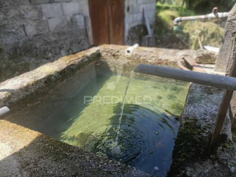 Moradias para restaurar em guilhofrei, vieira do minho