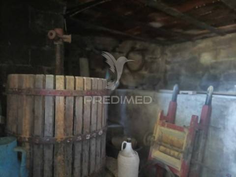 Moradias para restaurar em guilhofrei, vieira do minho