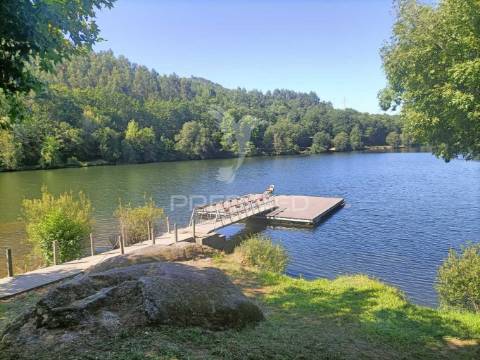 Moradias para restaurar em guilhofrei, vieira do minho