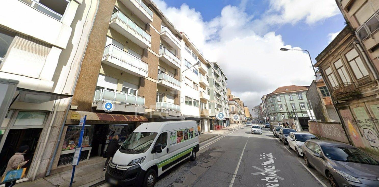 Loja na rua da constituição, ao marquês