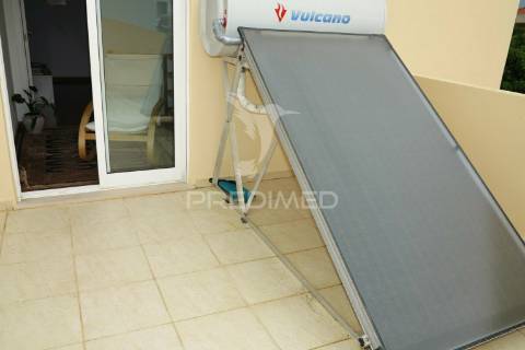 Moradia t4 mais 3 apartamentos para investimento em lote de 918m2