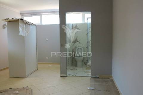 Moradia t4 mais 3 apartamentos para investimento em lote de 918m2