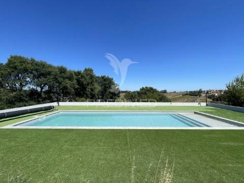 Moradia térrea próxima de caldas da rainha