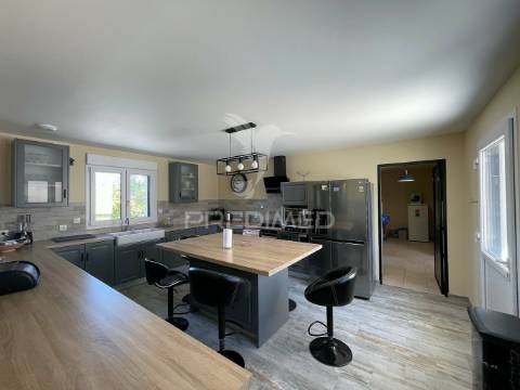 Moradia térrea próxima de caldas da rainha