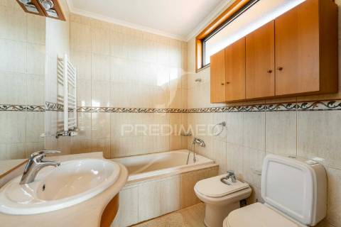 Moradia t3 situada junto à nossa senhora da abadia.