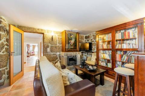 Moradia t3 situada junto à nossa senhora da abadia.