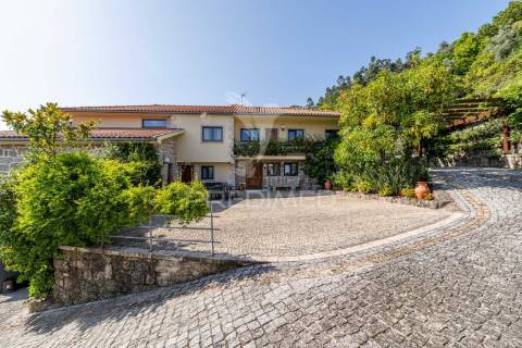 Moradia t3 situada junto à nossa senhora da abadia.