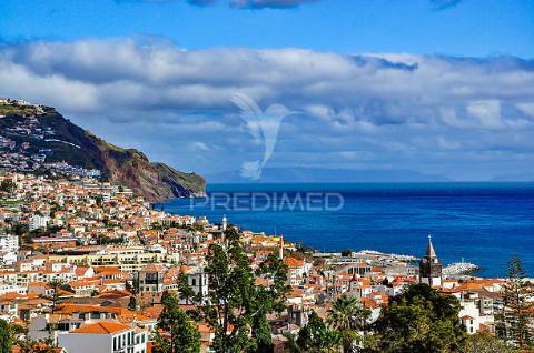 Penthouse no funchal tipologia t4 vista mar