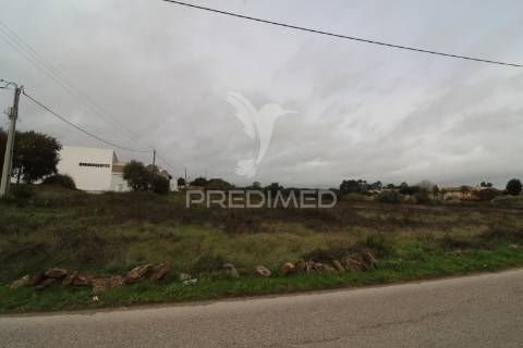 Grande terreno para atividades económicas em sintra