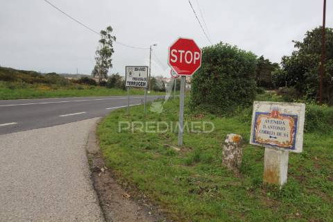 Grande terreno para atividades económicas em sintra