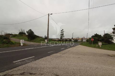 Grande terreno para atividades económicas em sintra