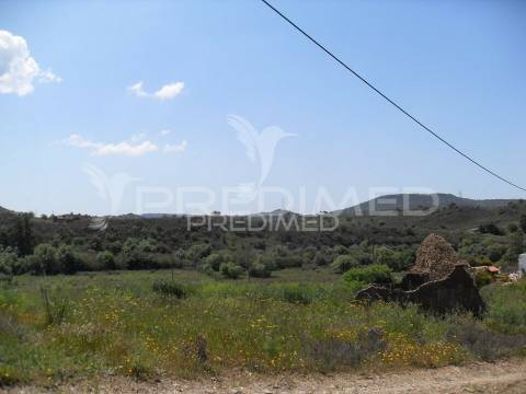 S. bartolomeu messines. terreno misto com habitação em ruínas