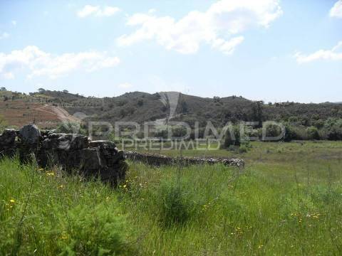 S. bartolomeu messines. terreno misto com habitação em ruínas
