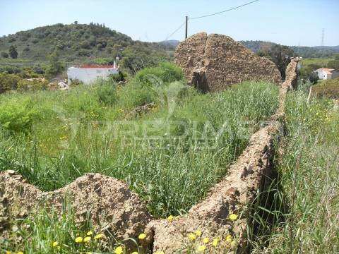 S. bartolomeu messines. terreno misto com habitação em ruínas
