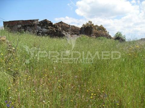S. bartolomeu messines. terreno misto com habitação em ruínas
