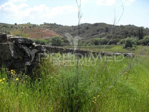 S. bartolomeu messines. terreno misto com habitação em ruínas