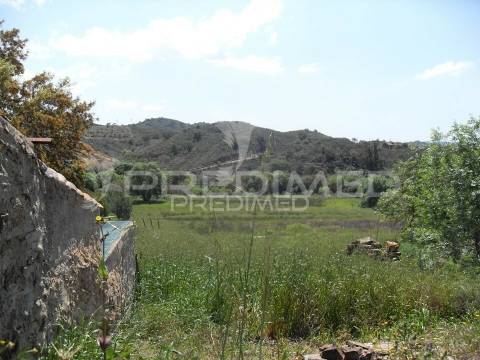 S. bartolomeu messines. terreno misto com habitação em ruínas