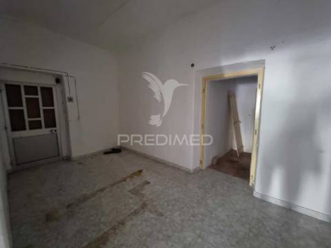 Terreno urbano c/ ruina, viabilidade construção 440m2, loulé