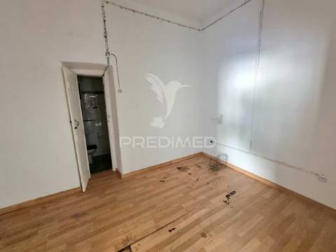 Terreno urbano c/ ruina, viabilidade construção 440m2, loulé